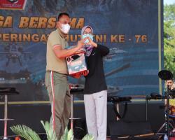 BUPATI LEBAK  MELEPAS DAN MENGIKUT