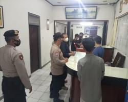 TIGA PASANGAN BUKAN PASUTRI DIAMAN