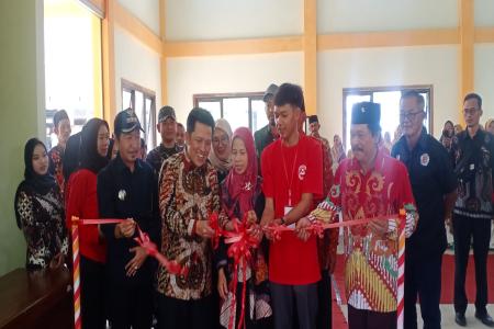 BUPATI WONOSOBO MERESMIKAN PERPUST