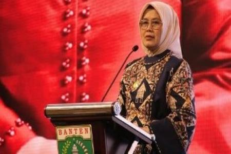 Pemberian Penghargaan Kepada Pegawai B