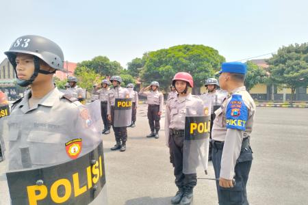 Cetak Polisi Humanis 247 Siswa Diktukb