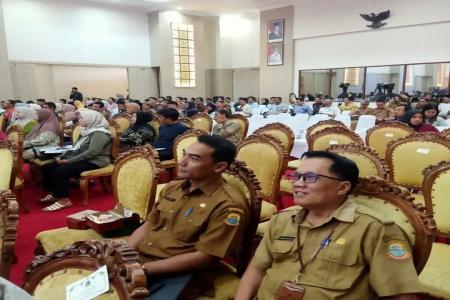 Plt Kepala Dinas KoperasiUKM Beserta K
