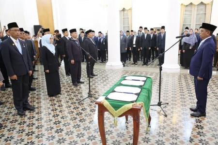 GUBERNUR ANDRA SONI LANTIK 23 PEJA
