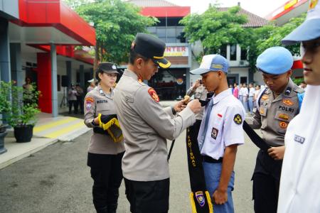 Kapolres Ponorogo Kukuhkan Pelajar Dut