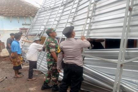 Angin Kencang Sapu Sumberejo Polsek Pu