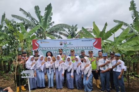 Perhutani KPH Semarang Bersama Polres 